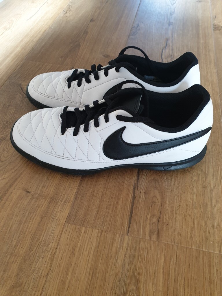nike majestry indoor